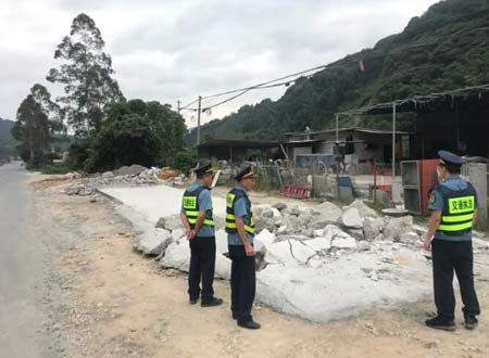 國(guó)道邊安裝一臺(tái)地磅被叫停拆除 并要求還原公路設(shè)施